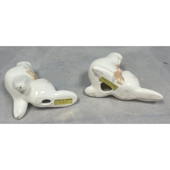 2 VINTAGE Playful CERAMIC WHITE BUNNY FIGURRINES WHITE/PINK/BOWS FROM TAIWAN 2" - Picture 9 of 11